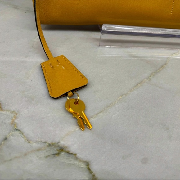 Low start-💎Prada Milano Leather Vintage Lock & Key Clutch with COA - Picture 4 of 13